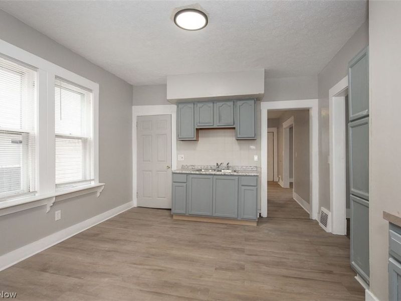 5614 Drake Avenue, Cleveland, OH 44127 Photo 14