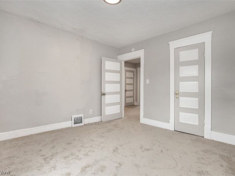 5614 Drake Avenue, Cleveland, OH 44127 Photo 17