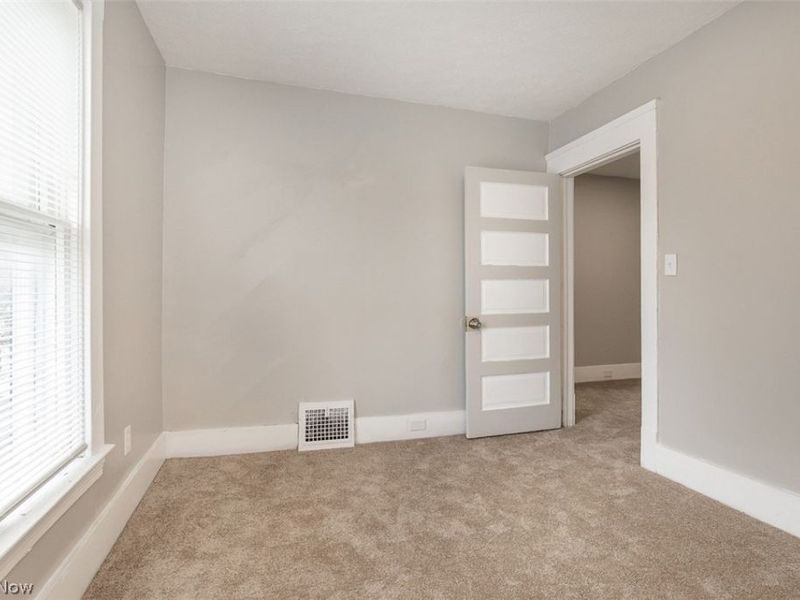 5614 Drake Avenue, Cleveland, OH 44127 Photo 27