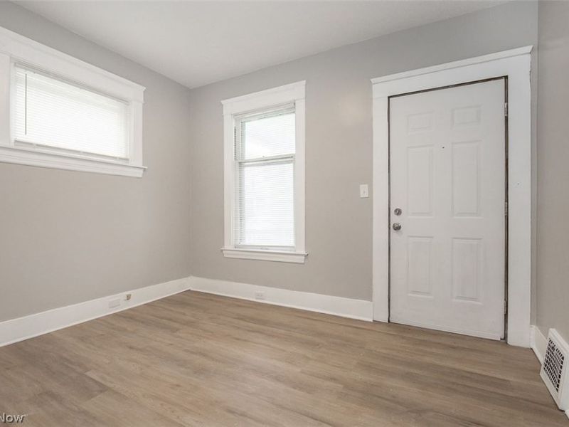 5614 Drake Avenue, Cleveland, OH 44127 Photo 3