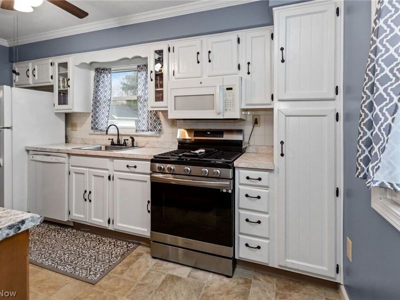 4 Lyndale Drive, Painesville Township, OH 44077 Photo 4