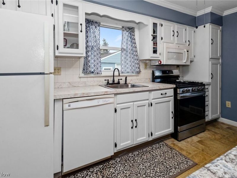 4 Lyndale Drive, Painesville Township, OH 44077 Photo 5