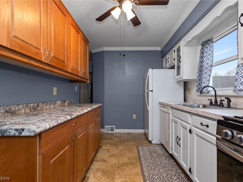 4 Lyndale Drive, Painesville Township, OH 44077 Photo 6