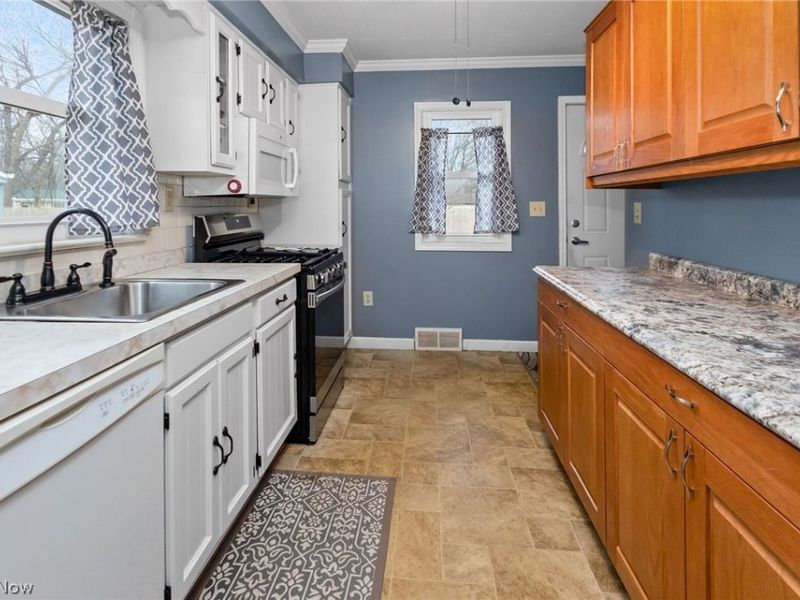 4 Lyndale Drive, Painesville Township, OH 44077 Photo 7