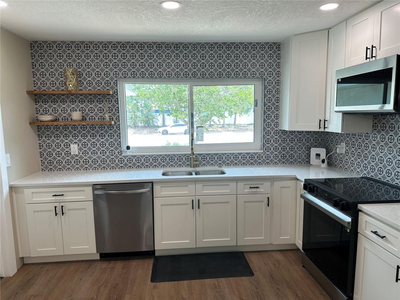 8808 44th Avenue Drive W, Bradenton, FL 34210 Photo