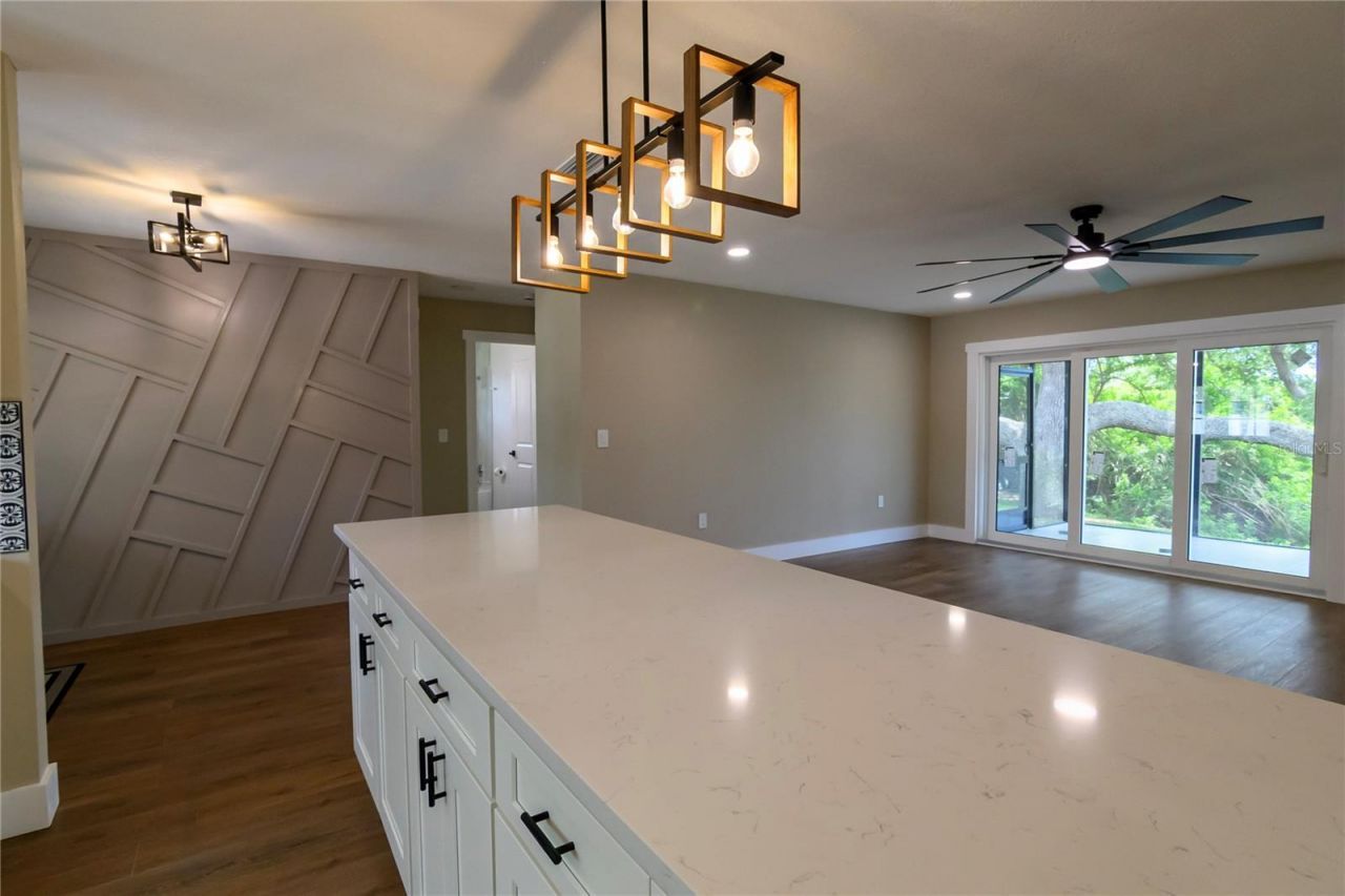 8808 44th Avenue Drive W, Bradenton, FL 34210 Photo