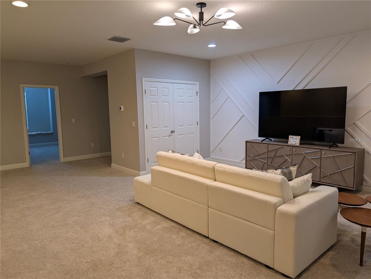 10915 Charmwood Drive , Riverview, FL 33569 Photo