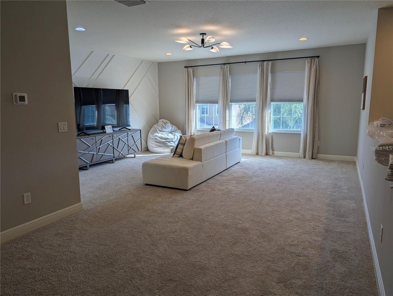 10915 Charmwood Drive , Riverview, FL 33569 Photo