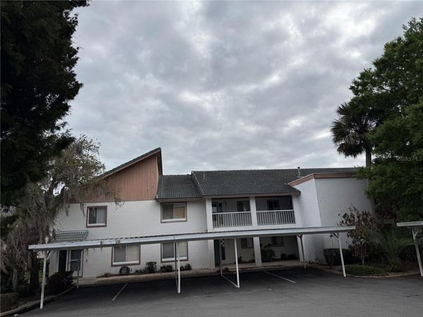 607 COUNTRY LANE NE, Unit 607, WINTER HAVEN, FL 33881