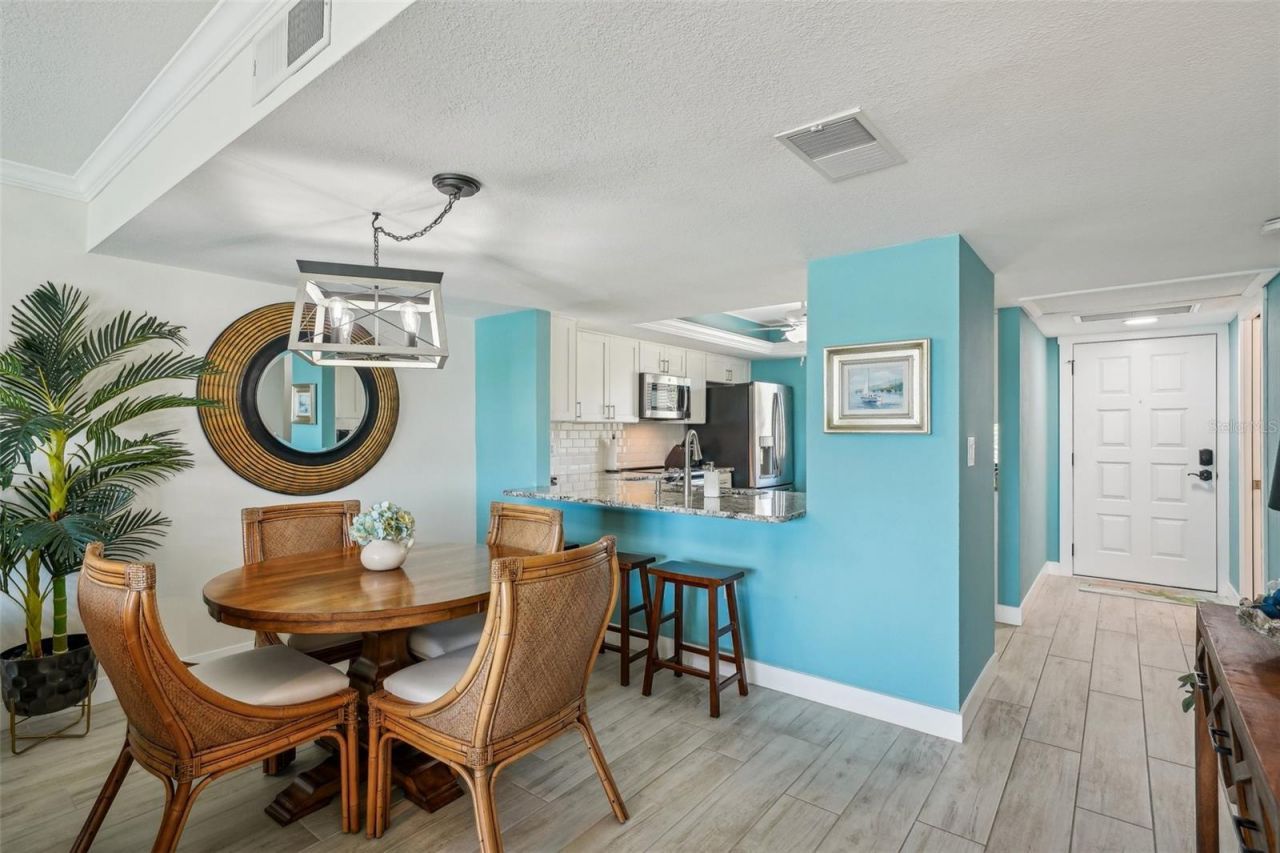 7520 Sunshine Skyway Lane S, Unit T18, Saint Petersburg, FL 33711 Photo