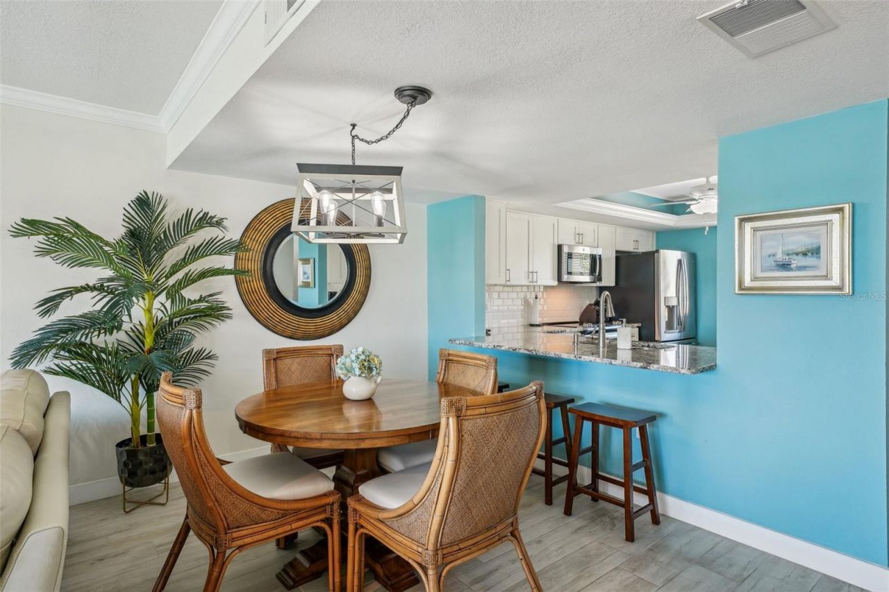 7520 Sunshine Skyway Lane S, Unit T18, Saint Petersburg, FL 33711 Photo