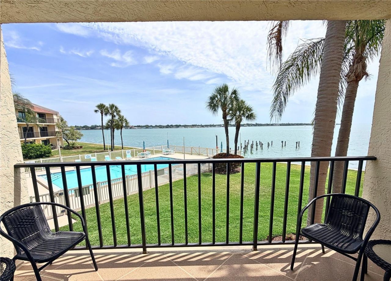 7520 Sunshine Skyway Lane S, Unit T18, Saint Petersburg, FL 33711 Photo