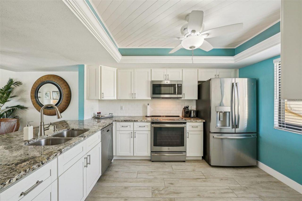 7520 Sunshine Skyway Lane S, Unit T18, Saint Petersburg, FL 33711 Photo