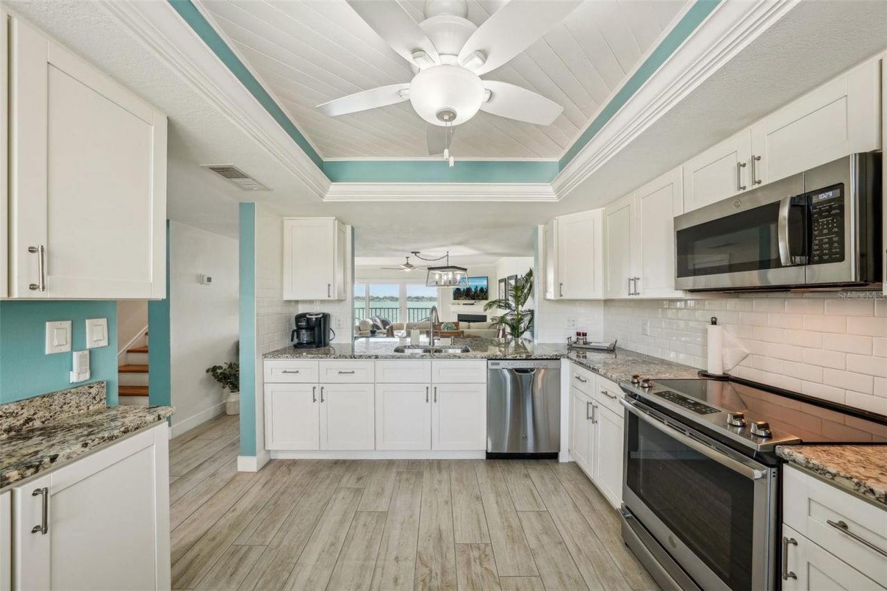 7520 Sunshine Skyway Lane S, Unit T18, Saint Petersburg, FL 33711 Photo