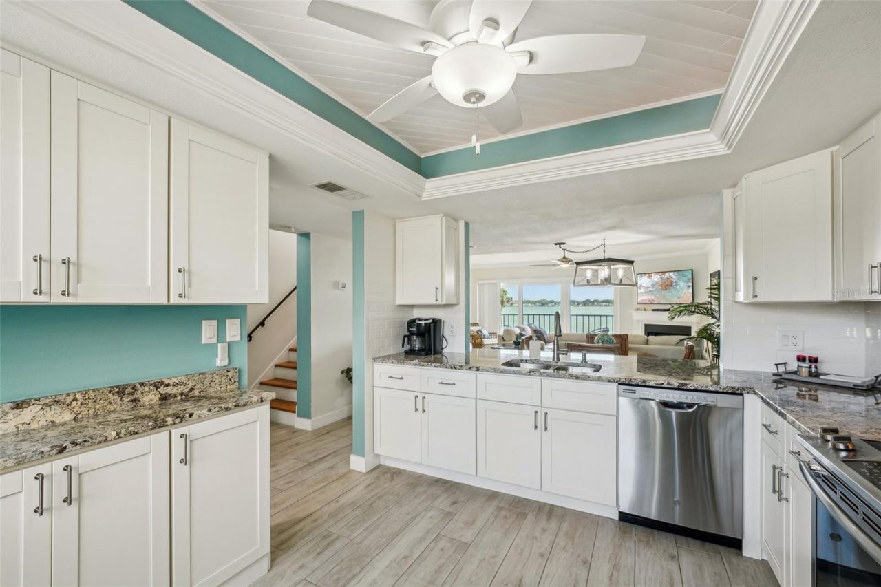 7520 Sunshine Skyway Lane S, Unit T18, Saint Petersburg, FL 33711 Photo