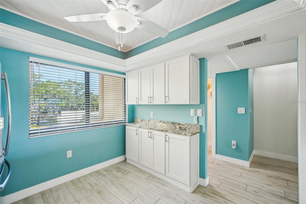 7520 Sunshine Skyway Lane S, Unit T18, Saint Petersburg, FL 33711 Photo