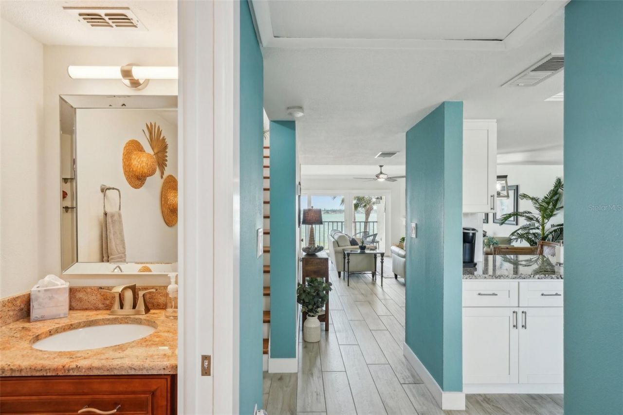 7520 Sunshine Skyway Lane S, Unit T18, Saint Petersburg, FL 33711 Photo