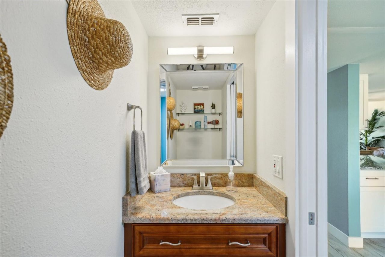 7520 Sunshine Skyway Lane S, Unit T18, Saint Petersburg, FL 33711 Photo