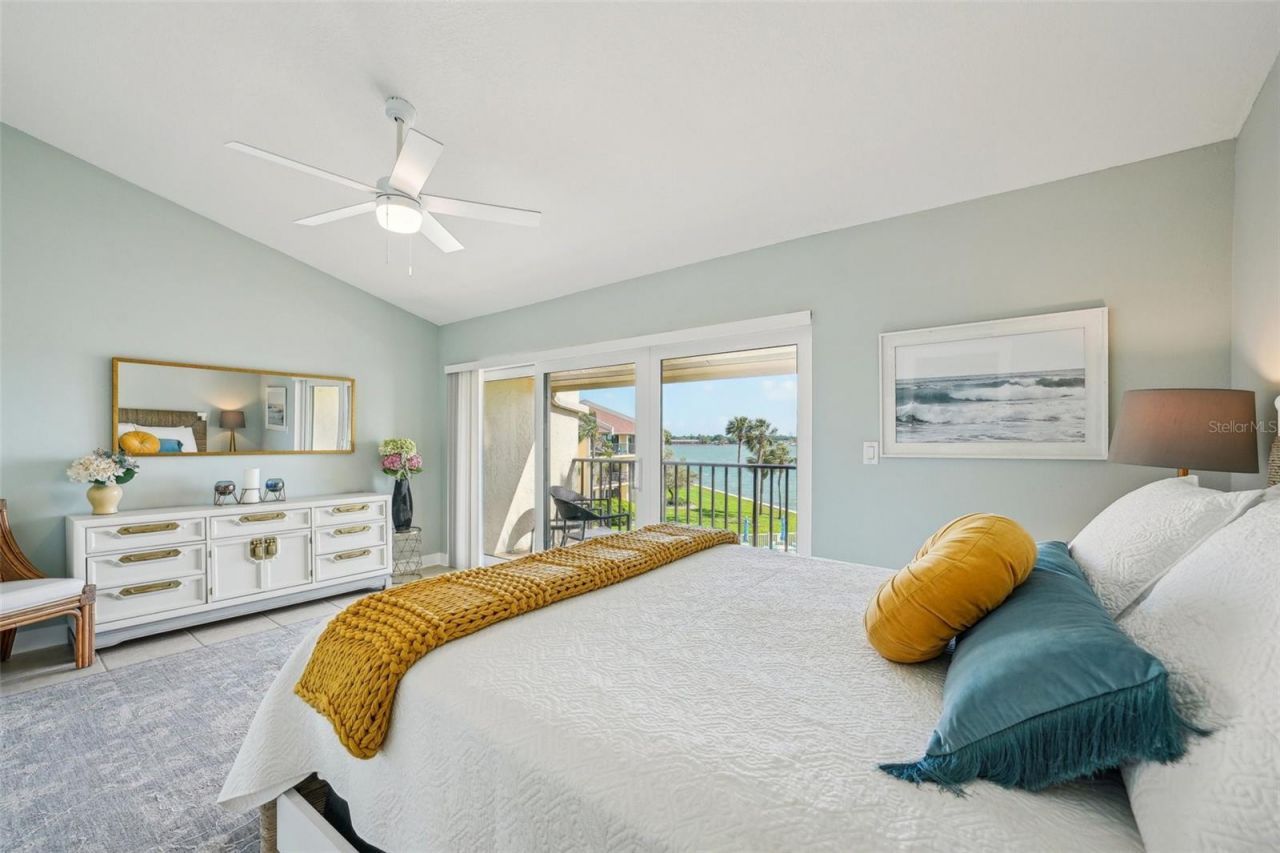 7520 Sunshine Skyway Lane S, Unit T18, Saint Petersburg, FL 33711 Photo