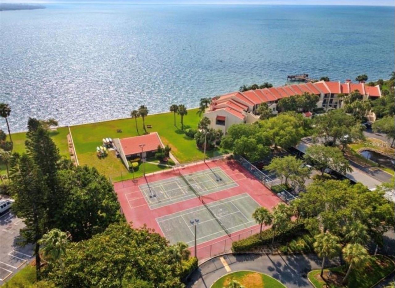 7520 Sunshine Skyway Lane S, Unit T18, Saint Petersburg, FL 33711 Photo