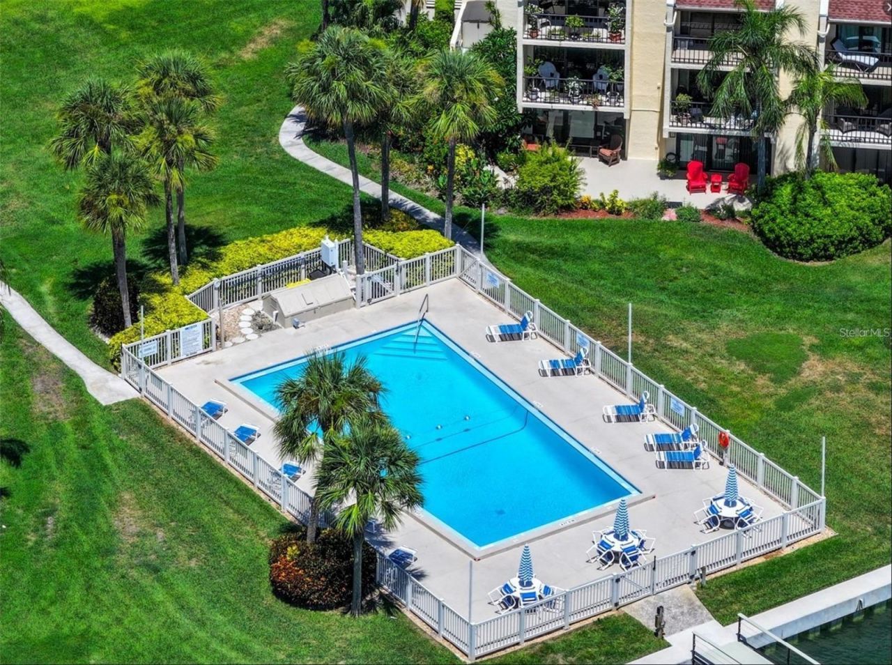 7520 Sunshine Skyway Lane S, Unit T18, Saint Petersburg, FL 33711 Photo