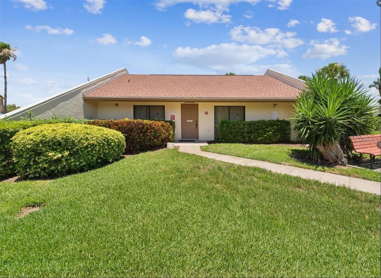 7520 Sunshine Skyway Lane S, Unit T18, Saint Petersburg, FL 33711 Photo