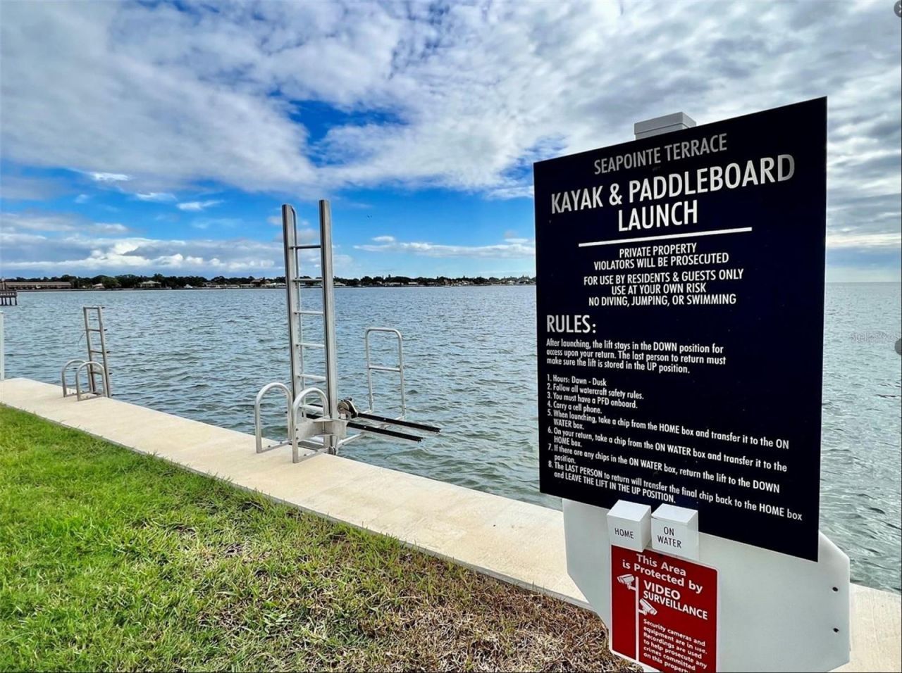 7520 Sunshine Skyway Lane S, Unit T18, Saint Petersburg, FL 33711 Photo
