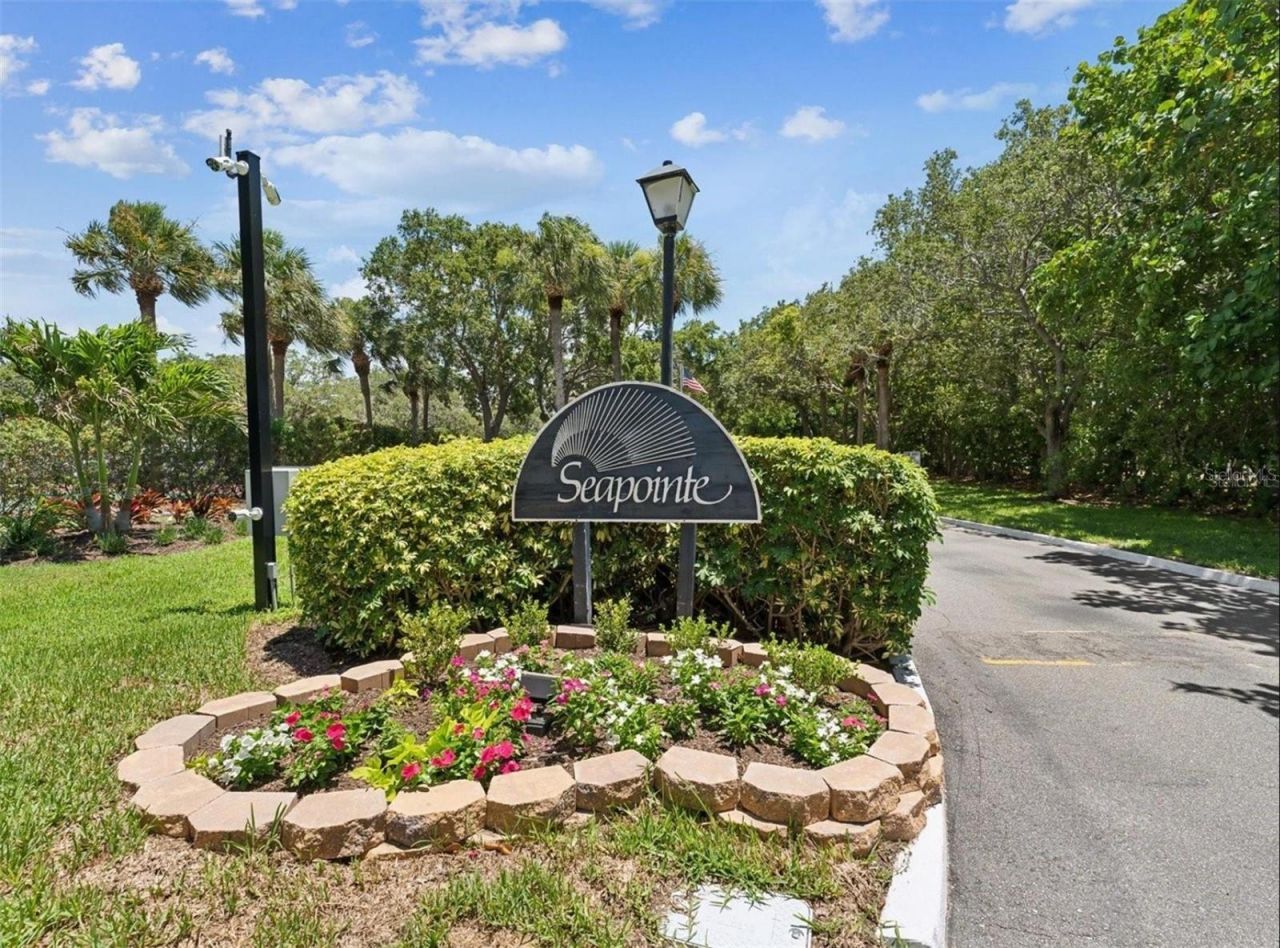 7520 Sunshine Skyway Lane S, Unit T18, Saint Petersburg, FL 33711 Photo