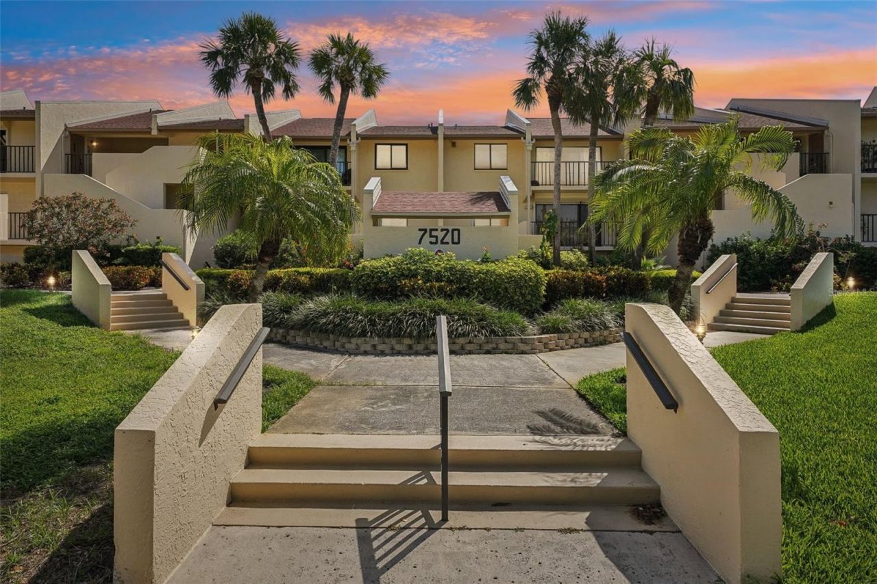 7520 Sunshine Skyway Lane S, Unit T18, Saint Petersburg, FL 33711 Photo