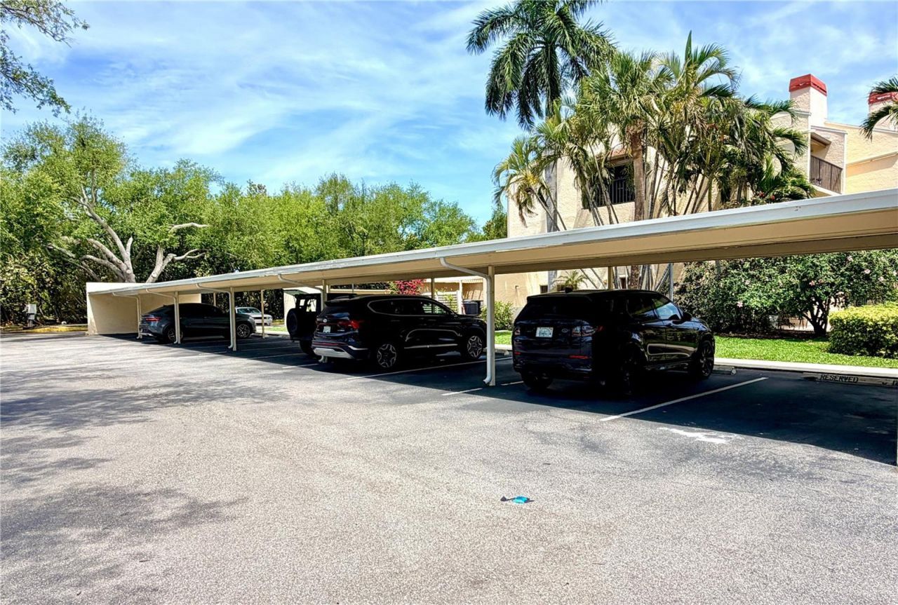 7520 Sunshine Skyway Lane S, Unit T18, Saint Petersburg, FL 33711 Photo