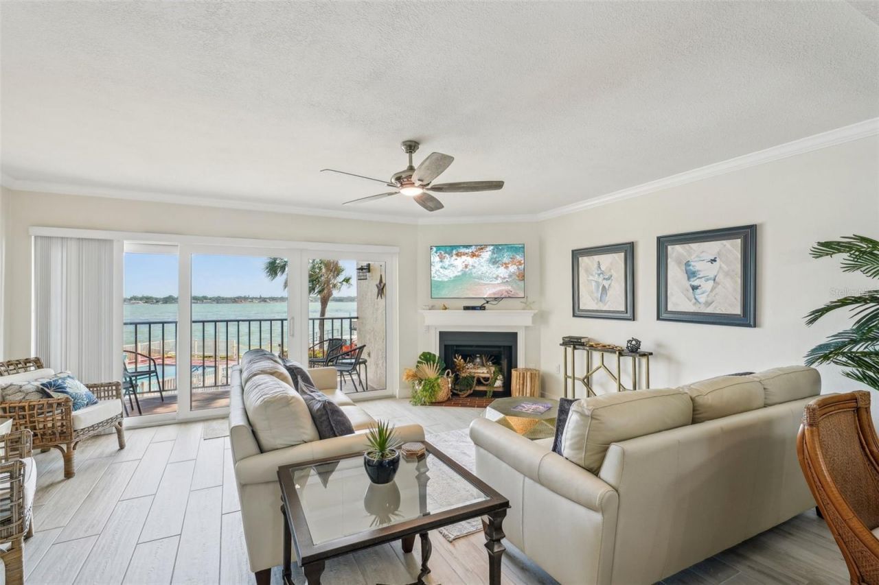7520 Sunshine Skyway Lane S, Unit T18, Saint Petersburg, FL 33711 Photo