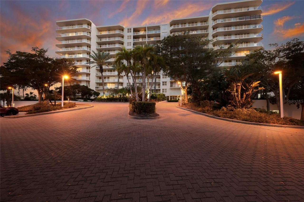 1800 Benjamin Franklin Drive, Unit B1006, Sarasota, FL 34236 Photo