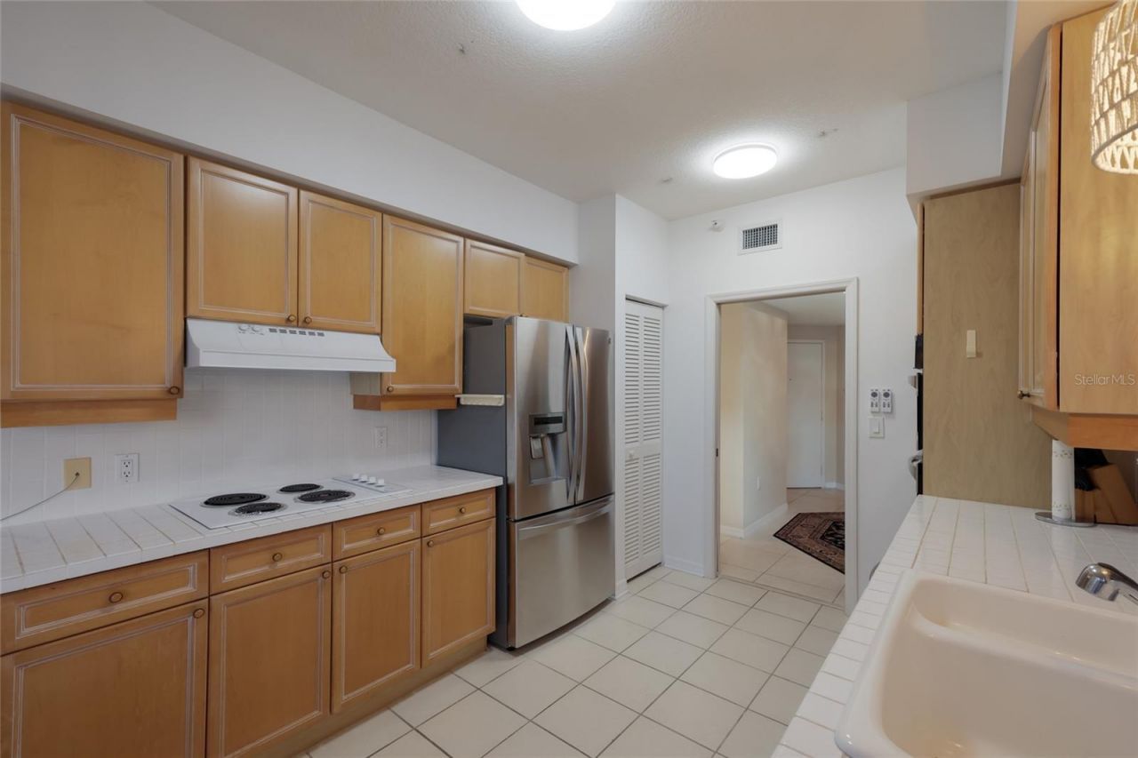 1800 Benjamin Franklin Drive, Unit B1006, Sarasota, FL 34236 Photo