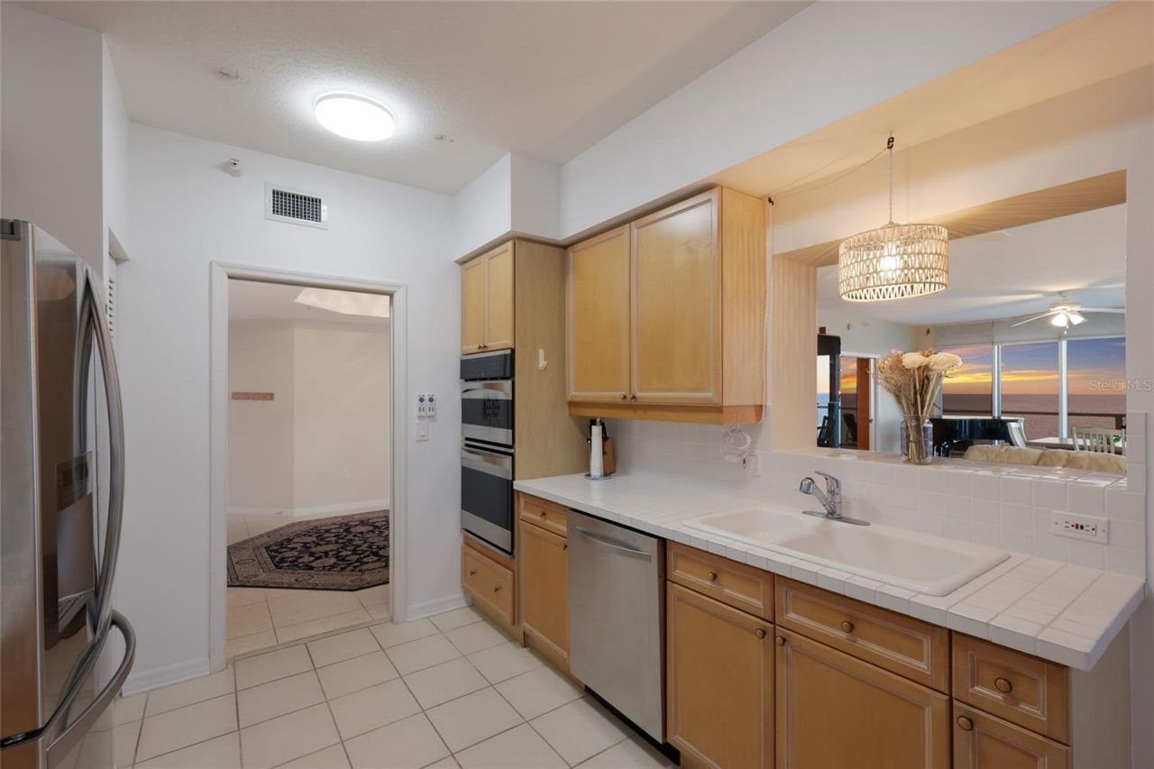 1800 Benjamin Franklin Drive, Unit B1006, Sarasota, FL 34236 Photo