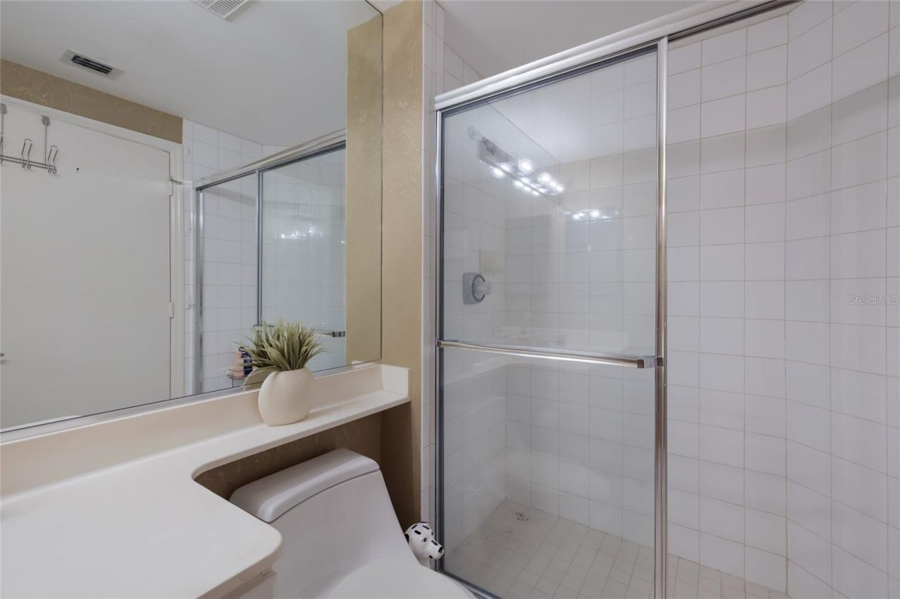 1800 Benjamin Franklin Drive, Unit B1006, Sarasota, FL 34236 Photo