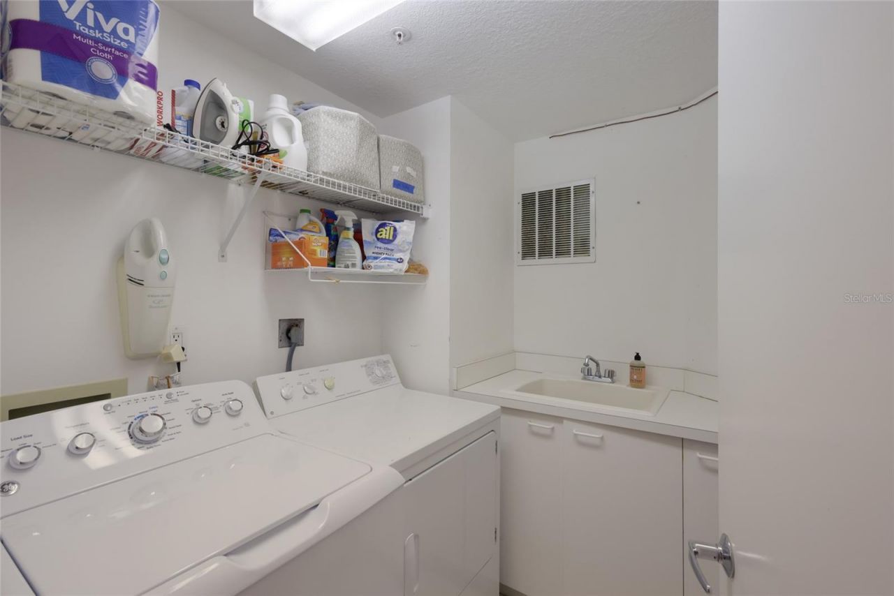 1800 Benjamin Franklin Drive, Unit B1006, Sarasota, FL 34236 Photo