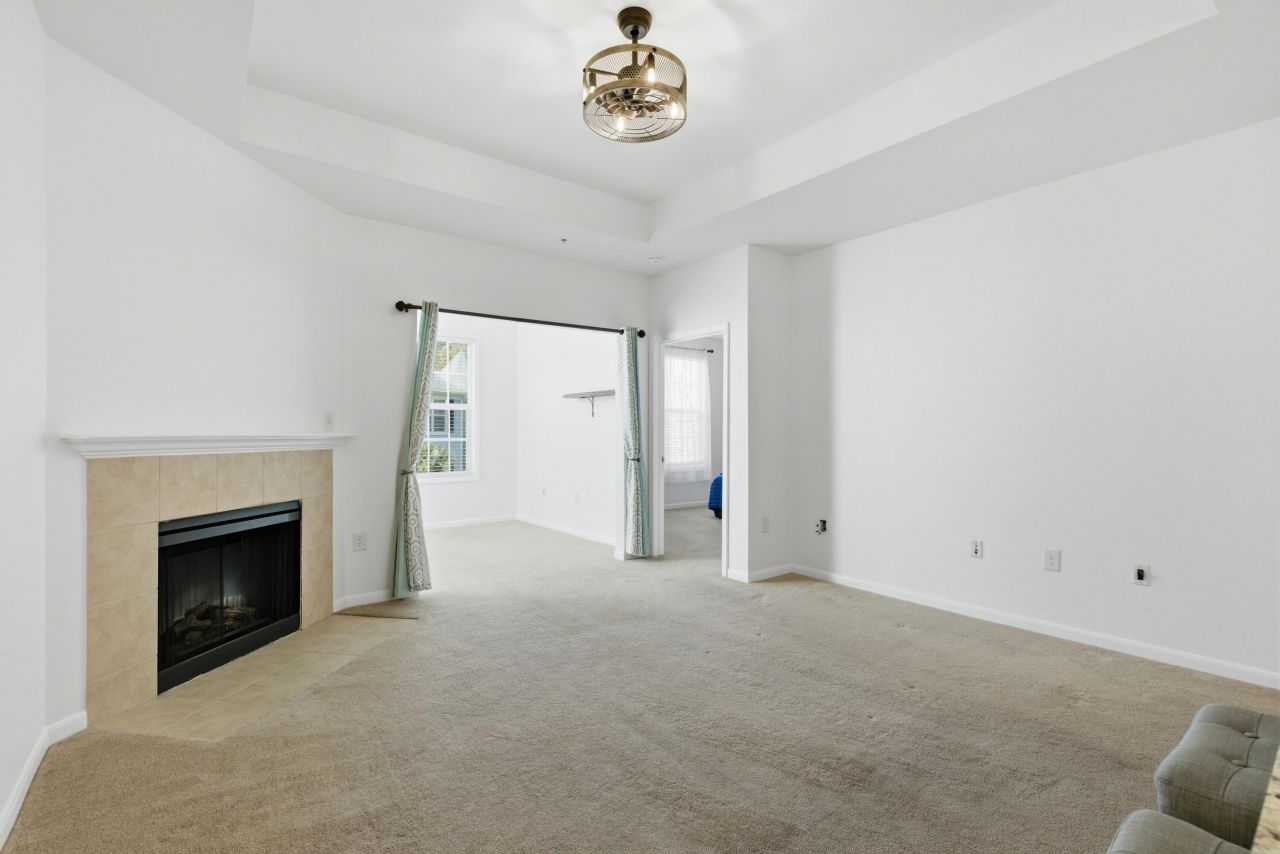 60 Fenwick Hall Allee Alley Photo 13