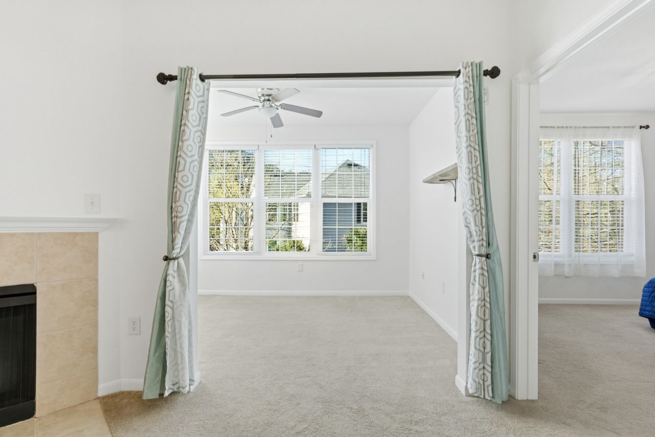 60 Fenwick Hall Allee Alley Photo 14