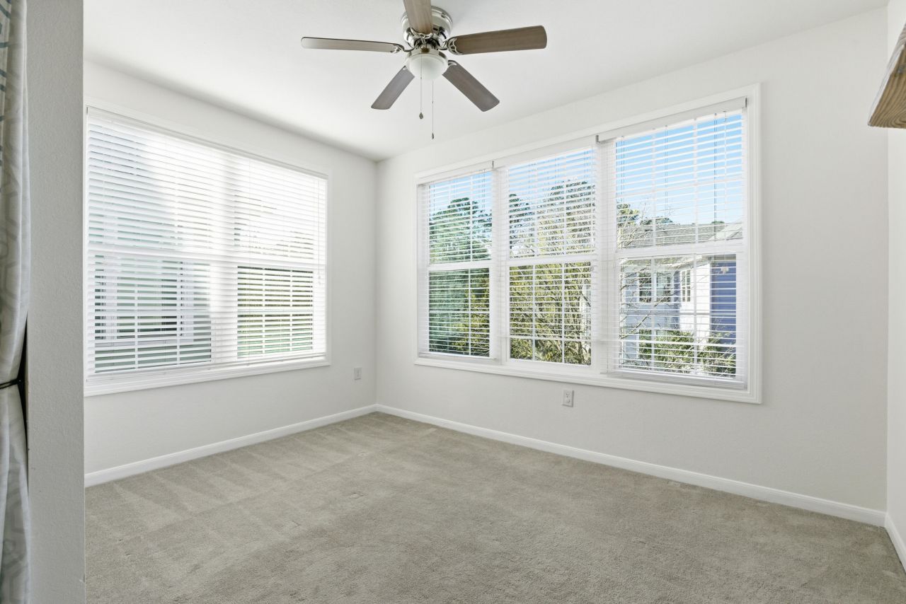 60 Fenwick Hall Allee Alley Photo 16