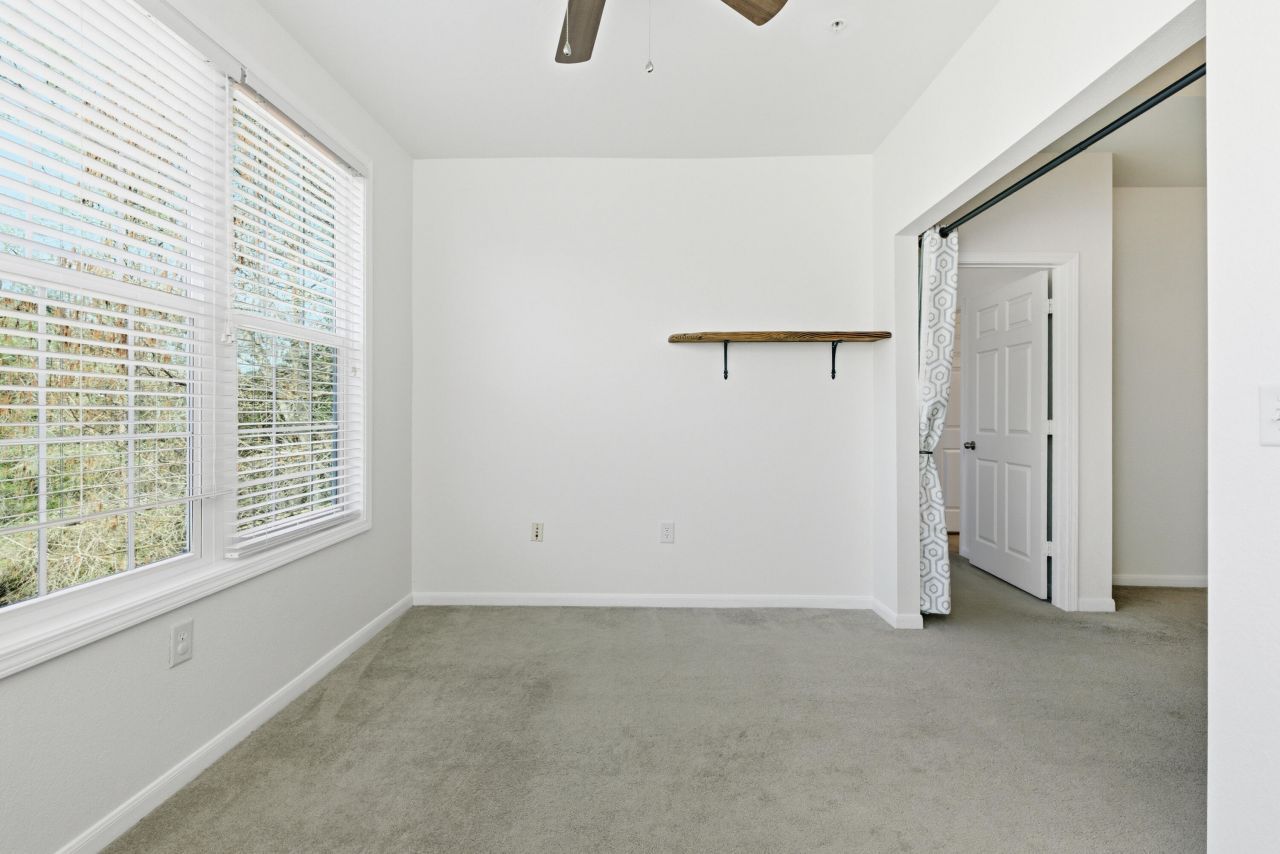 60 Fenwick Hall Allee Alley Photo 17