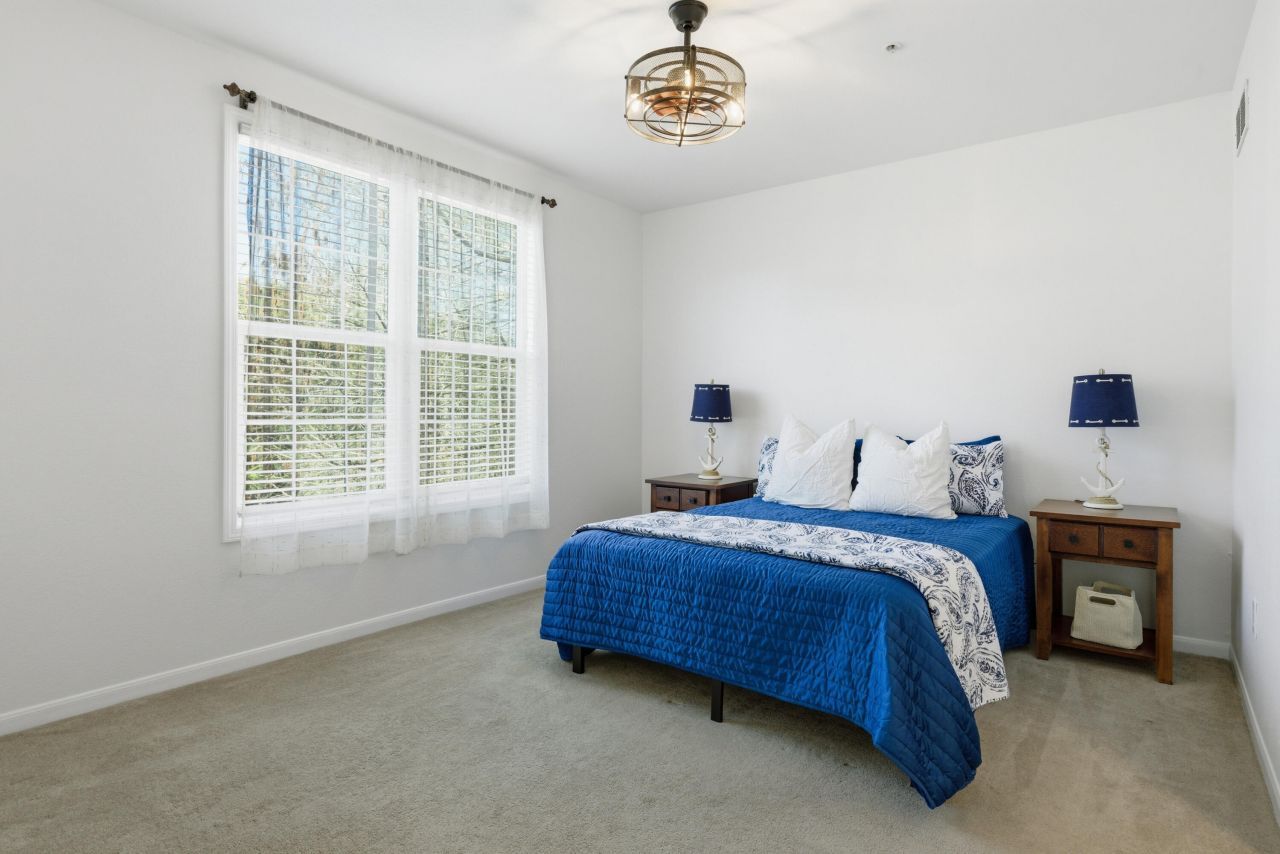 60 Fenwick Hall Allee Alley Photo 18