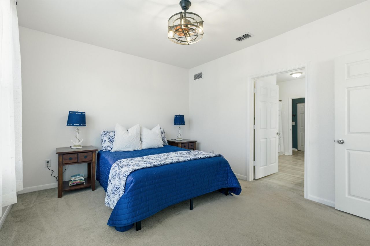 60 Fenwick Hall Allee Alley Photo 19