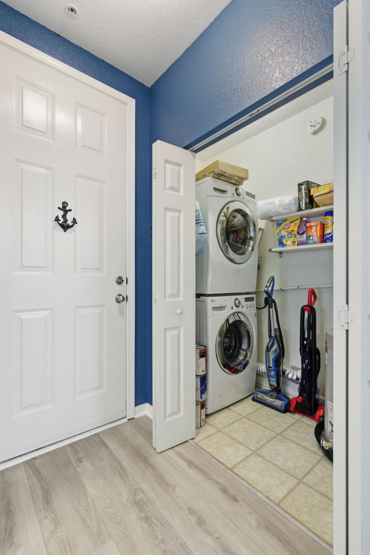 60 Fenwick Hall Allee Alley Photo 4