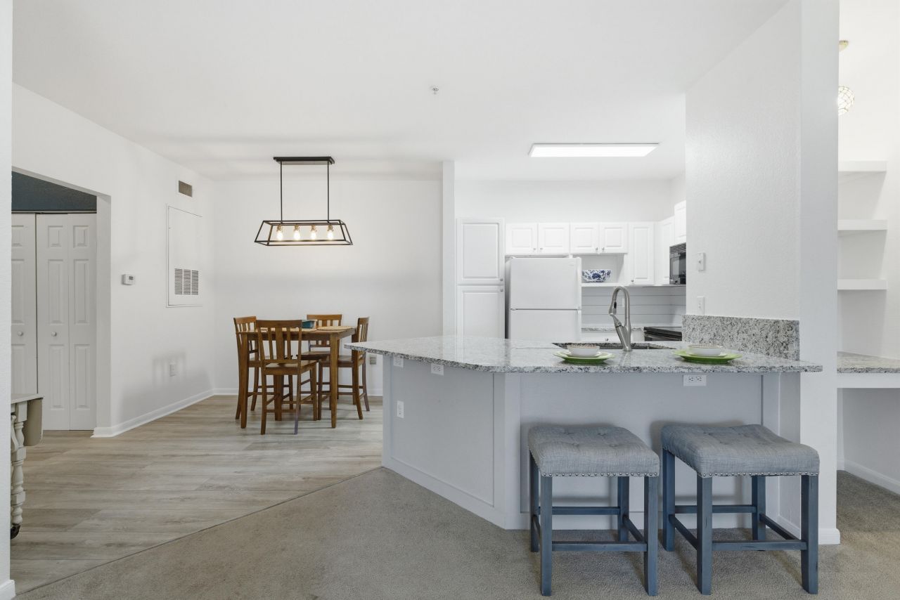 60 Fenwick Hall Allee Alley Photo 9