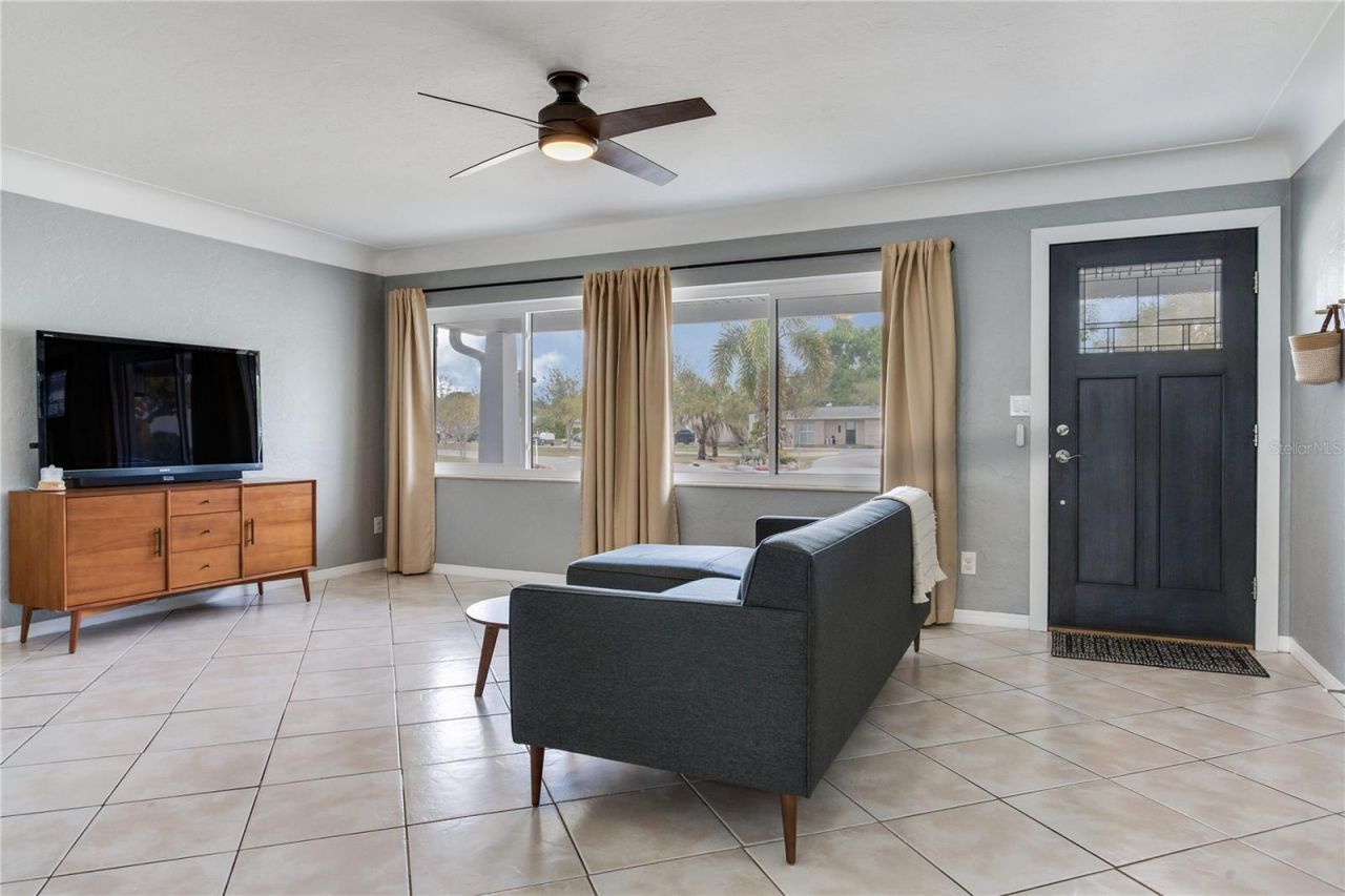 6688 30 Avenue N, Saint Petersburg, FL 33710 Photo