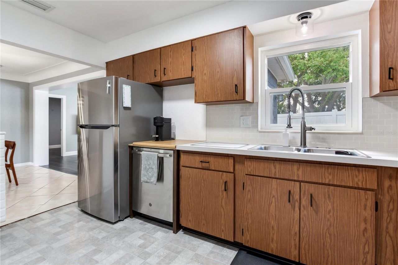 6688 30 Avenue N, Saint Petersburg, FL 33710 Photo