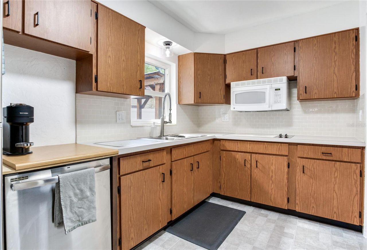 6688 30 Avenue N, Saint Petersburg, FL 33710 Photo