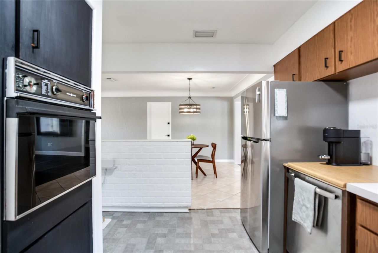 6688 30 Avenue N, Saint Petersburg, FL 33710 Photo