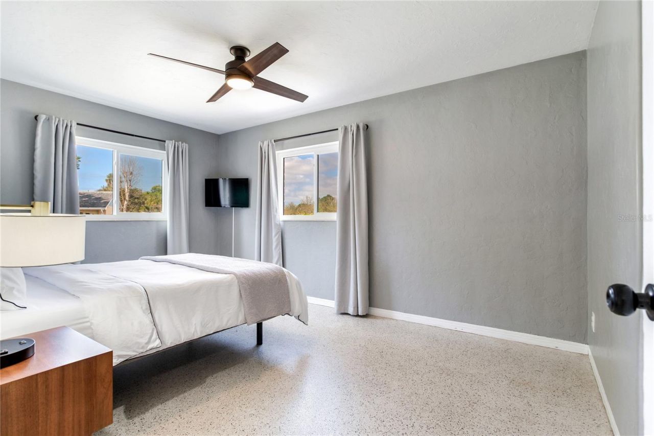 6688 30 Avenue N, Saint Petersburg, FL 33710 Photo