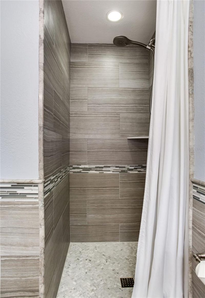 6688 30 Avenue N, Saint Petersburg, FL 33710 Photo